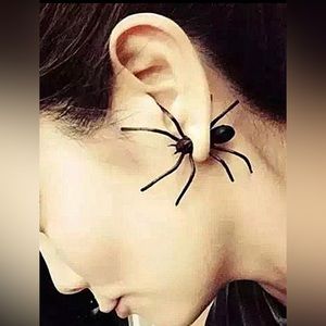 NWOT | Spider | ‘Stud’ Earring | (Only have one up for grabs) | Color: Black